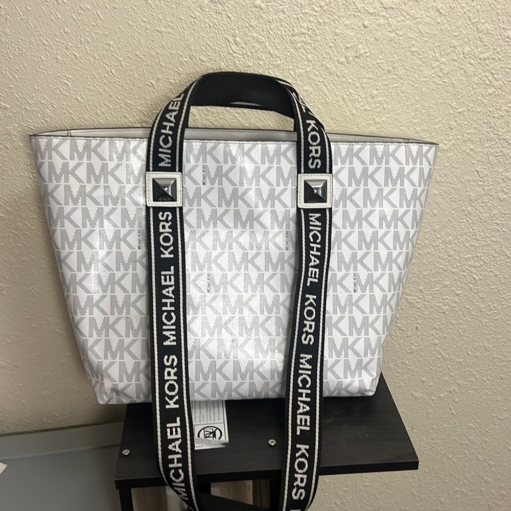 MK PURSE 👜